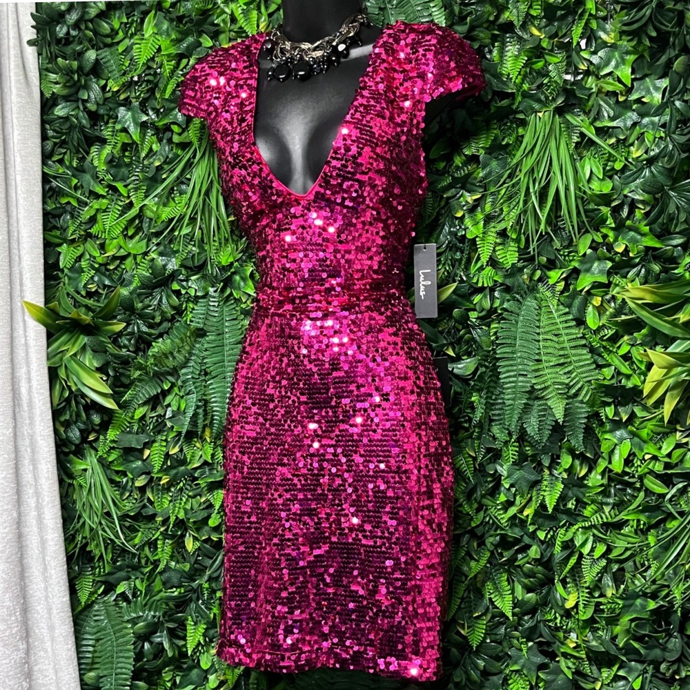 Lulus Dress XS Magenta Pink Sequin Deep‎ V-Neck Cap Sleeve Bodycon Mini  4069